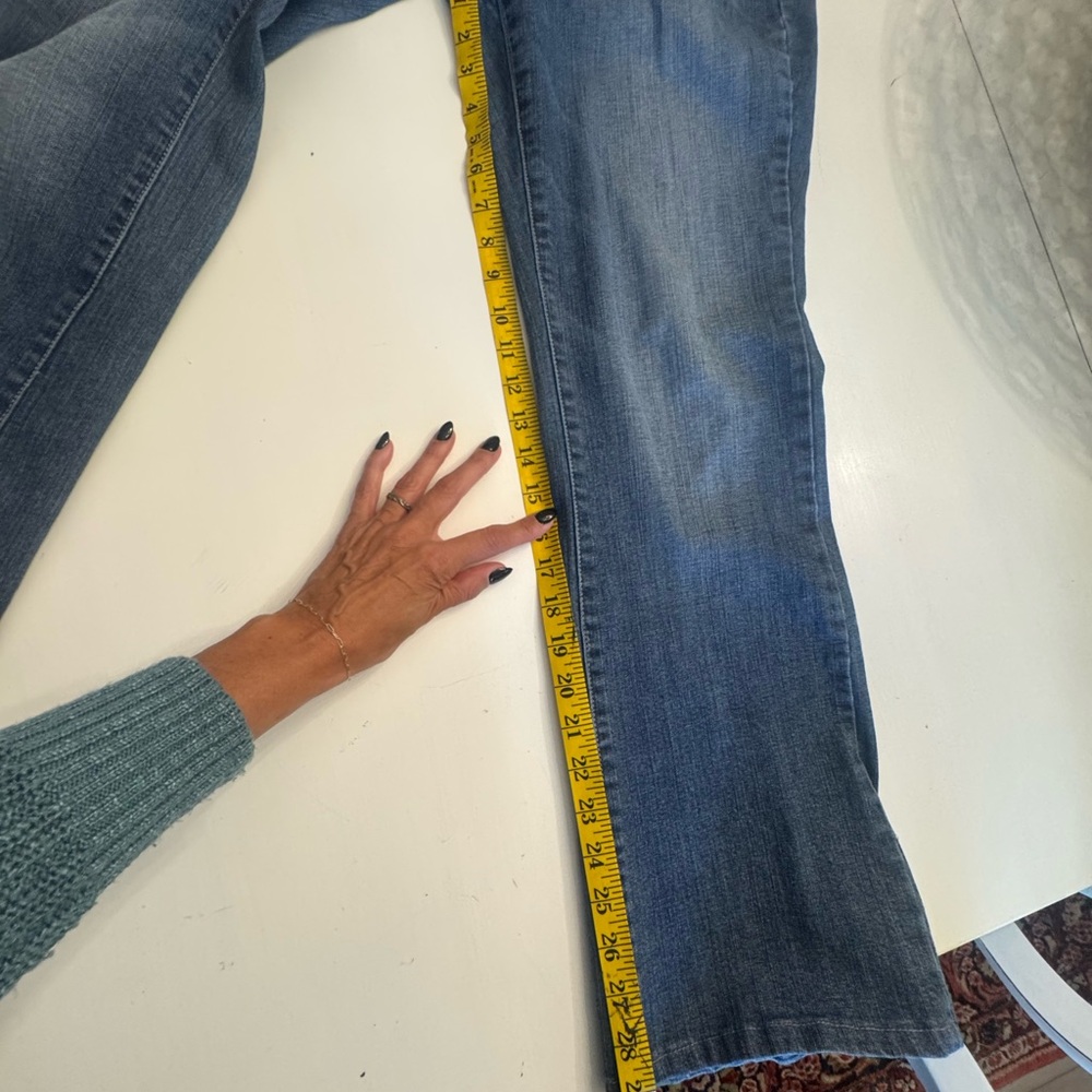 White House Black Market Women's Jeans - Picture 6 of 6